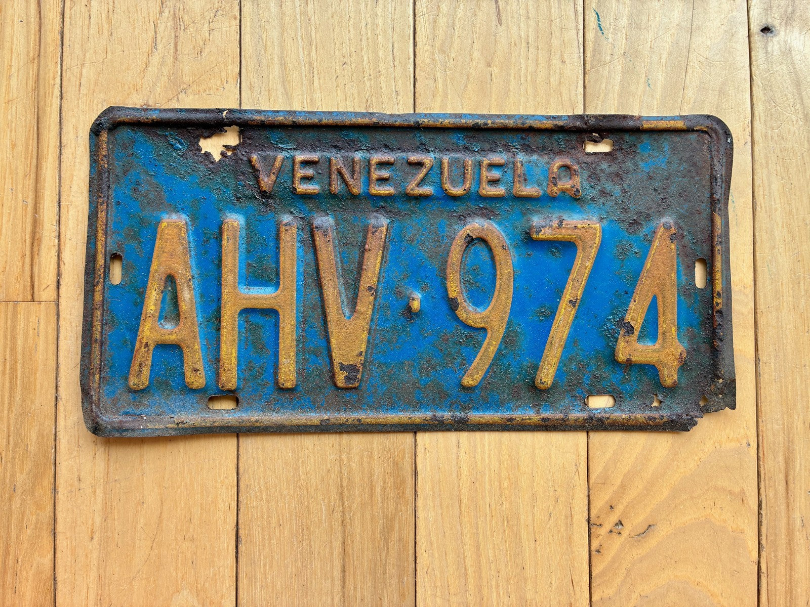 【希少・米国ヴィンテージ】プラチナ空枠 10%IRIDIUM PLAT Vintage Venezuela License Plate - Damaged – RusticPlates