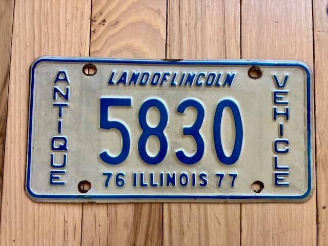 1977 Illinois Antique Vehicle License Plate