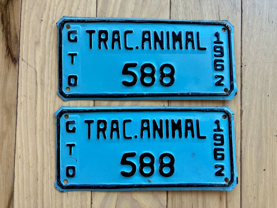 Pair of 1962 Guanajuato Trac Animal License Plate