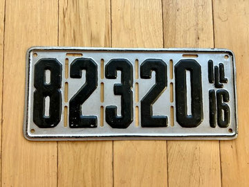 1916 Repainted Illinois License Plate