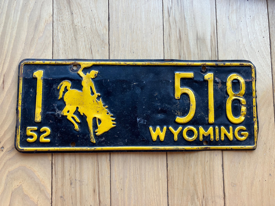 1952 Wyoming License Plate