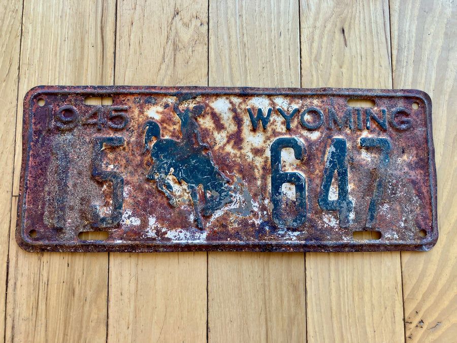1945 Wyoming License Plate