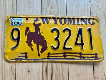 1986 Wyoming License Plate