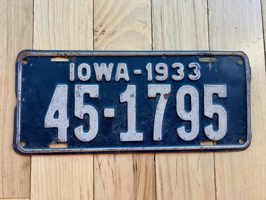 1933 Iowa License Plate