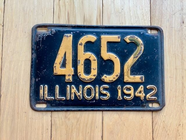 1942 Illinois License Plate