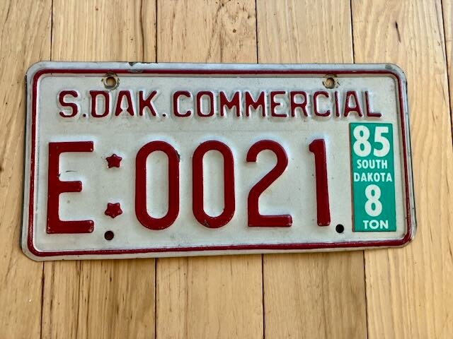 1985 South Dakota Commercial License Plate