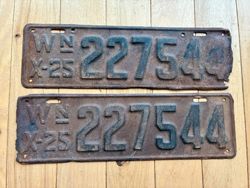 1925 Pair of Washington State License Plates - Rough Edges
