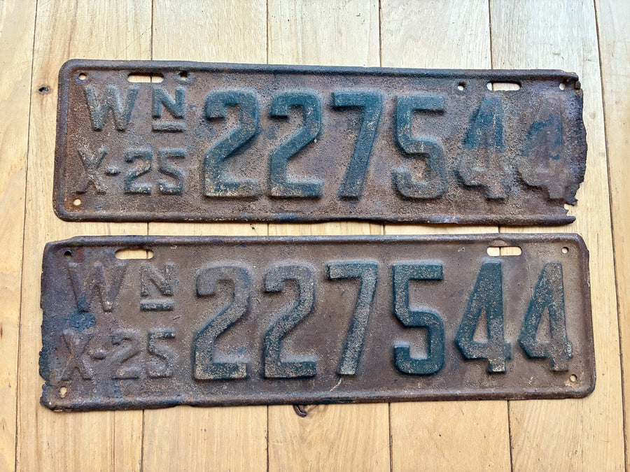 1925 Pair of Washington State License Plates - Rough Edges