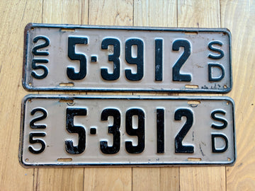 Pair of 1925 South Dakota License Plates