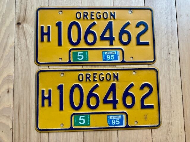 Pair of 1995 Oregon Motor Home License Plates