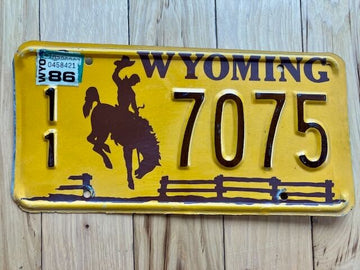 1986 Wyoming License Plate