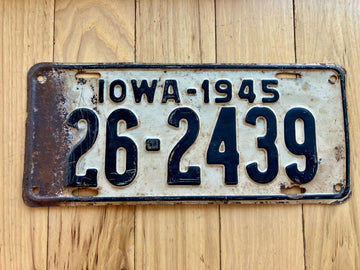 1945 Iowa License Plate