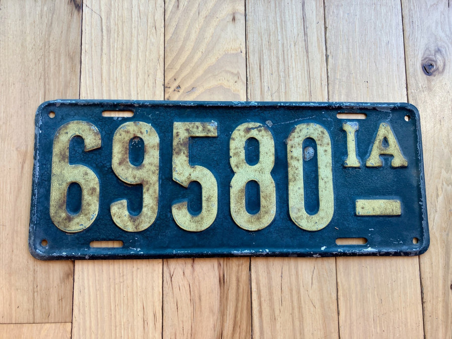 1916 Iowa License Plate