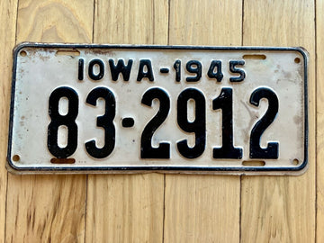 1945 Iowa License Plate