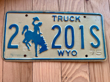 1975 Wyoming Truck License Plate