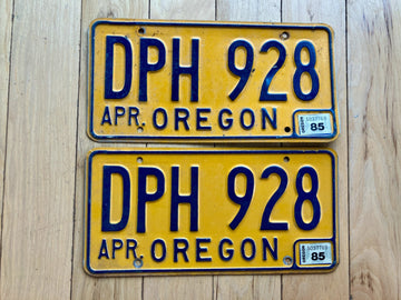 Pair of 1985 Oregon License Plates