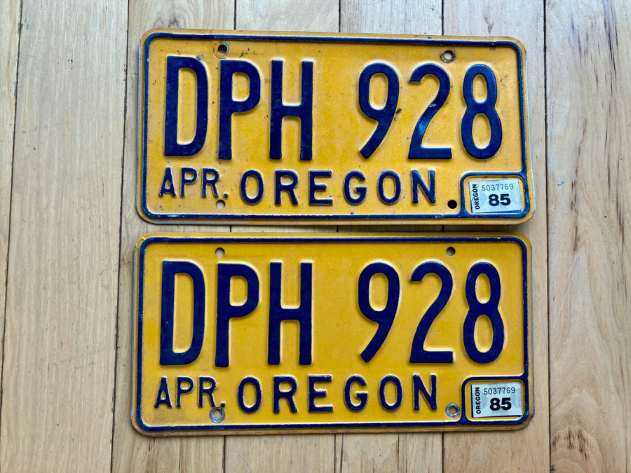 Pair of 1985 Oregon License Plates
