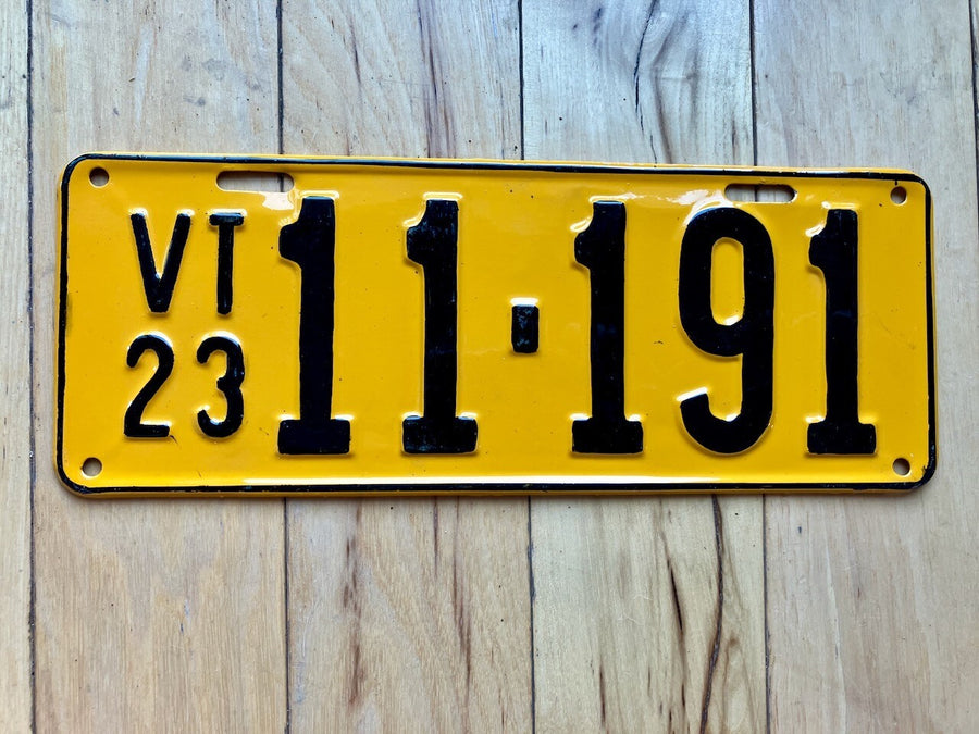 1923 Vermont Repainted License Plate