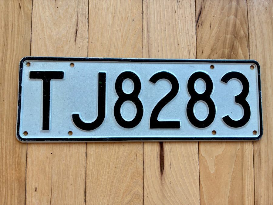 1980s New Zealand License Plate
