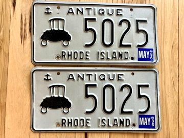 Pair of 1986 Rhode Island Antique License Plates