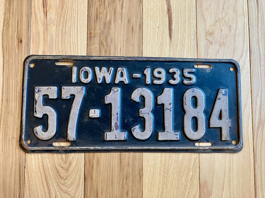 1935 Iowa License Plate