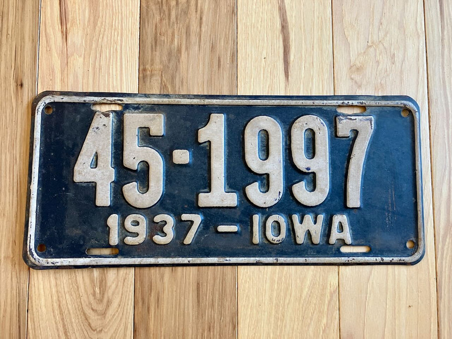 1937 Iowa License Plate