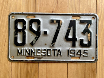 1945 Minnesota License Plate