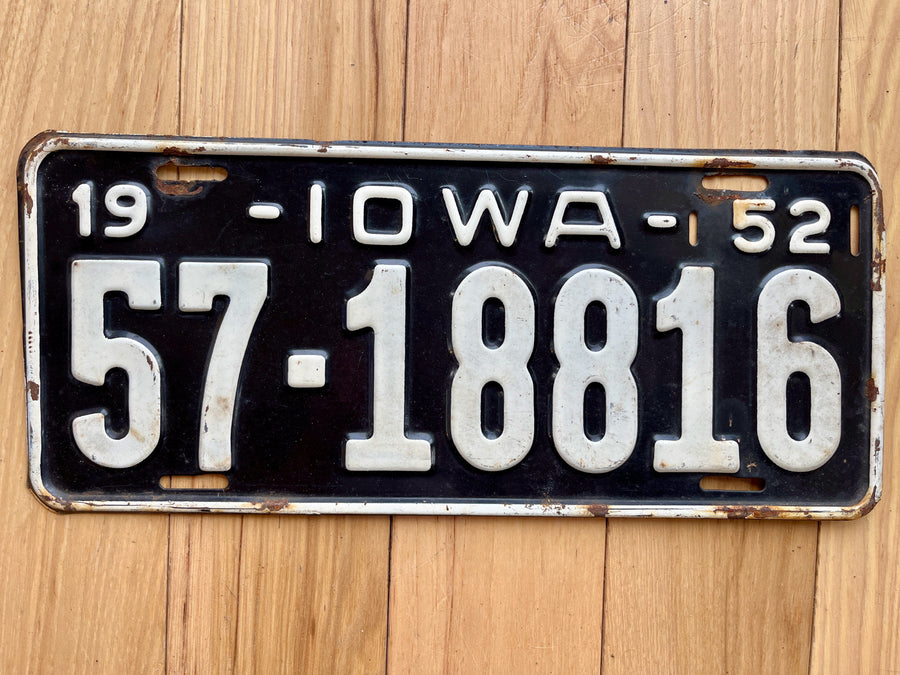 1952 Iowa License Plate